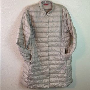 Beige/Cream Puffy jacket in size Small/Medium